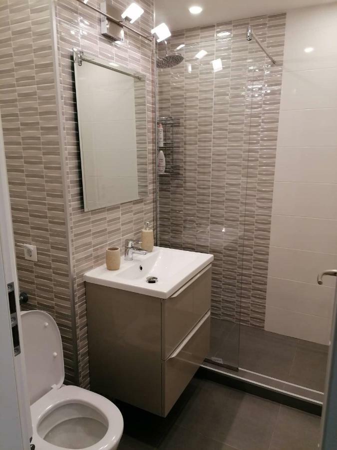 White Studio Apartment Cluj-Napoca Exterior photo